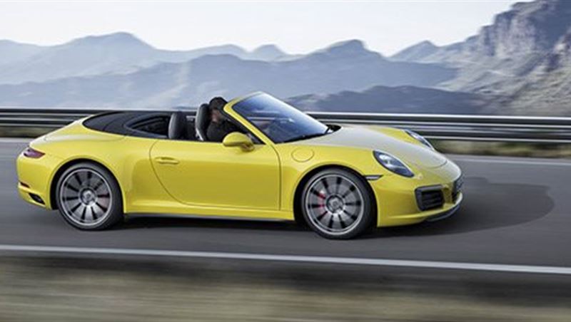 2016 Porsche 911 Carrera 4 and 911 Targa 4