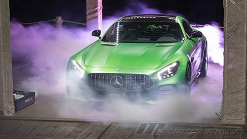 2017 AMG GT R تأخذ أبوظبي من قبل العاصفة