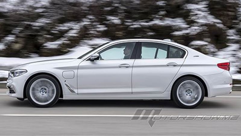 2017 BMW 5 سلسلة 530e iPerformance