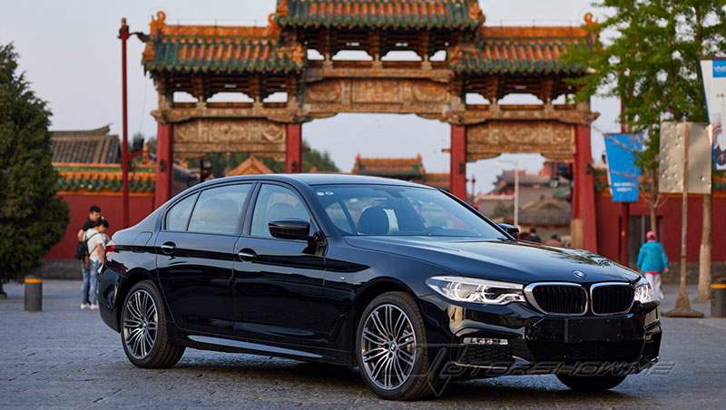 2017 BMW 5 سلسلة سيدان بقاعدة عجلات طويلة